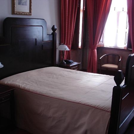 Falcao de Mendonca Figueira de Castelo Rodrigo Quarto foto
